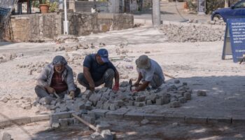 Mikaşist Taşı Döşeme: Estetik ve Dayanıklılık