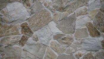 Taş Duvar Rizolit Uygulaması: Yüzey İşlemi Rehberi